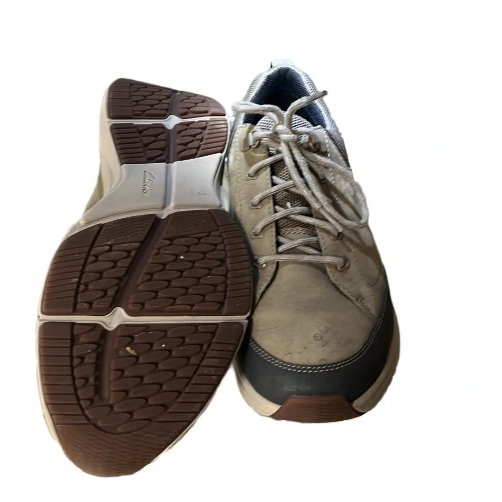Men's Clarks Wavewalk Waterproof Athletic Shoe Size 11